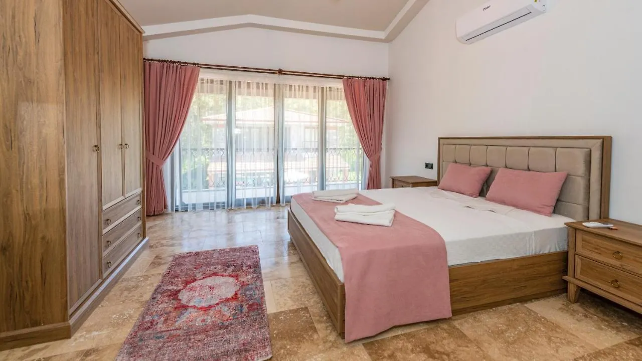 Huema - 6 Bedroom Holiday Villa In Kayakoey Oeluedeniz Фетхие Турция