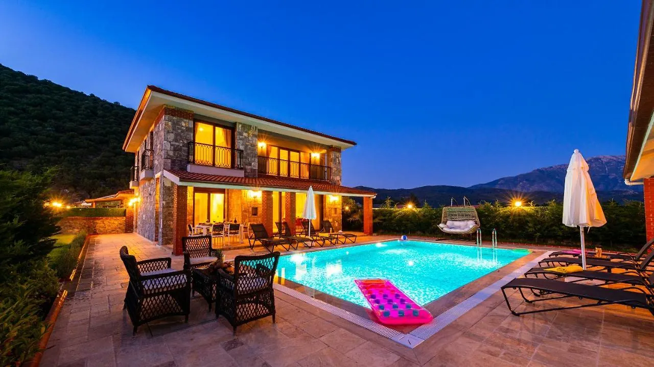 Huema - 6 Bedroom Holiday Villa In Kayakoey Oeluedeniz Фетхие Турция